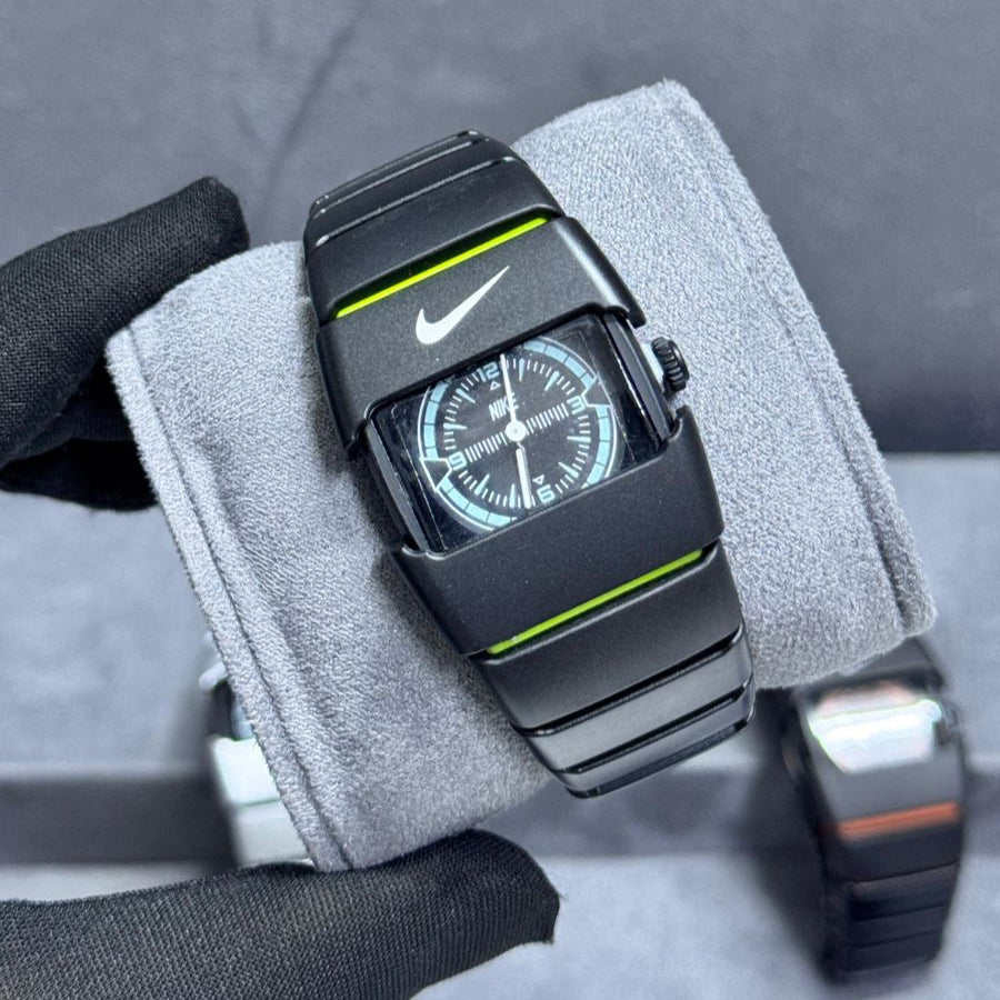 Nike Retro Sport Watch – Sleek Silver Edition